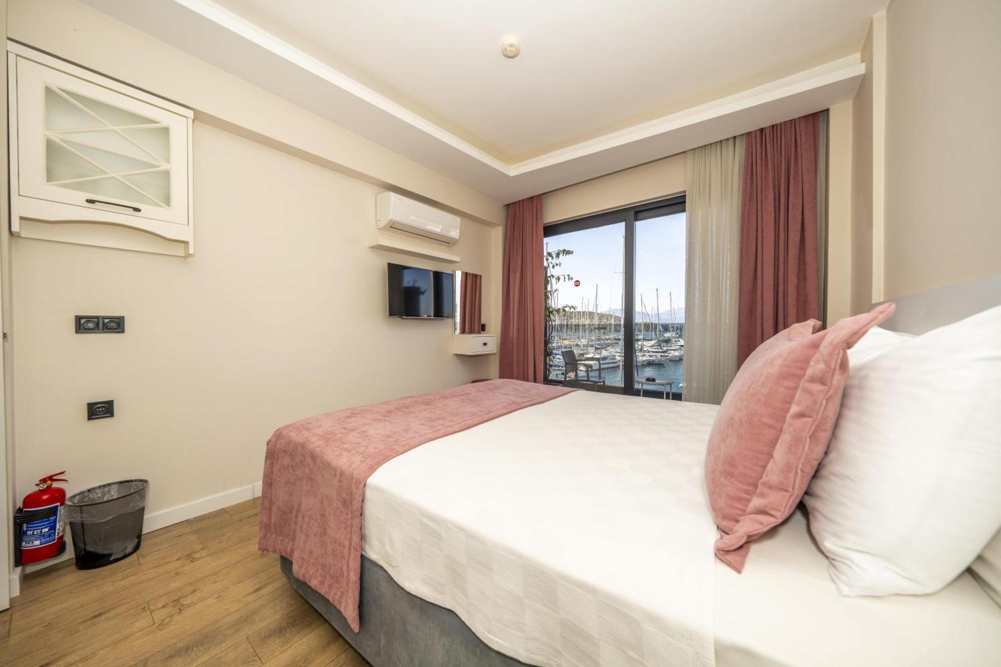 Ece Marina Suites Фетхие Экстерьер фото