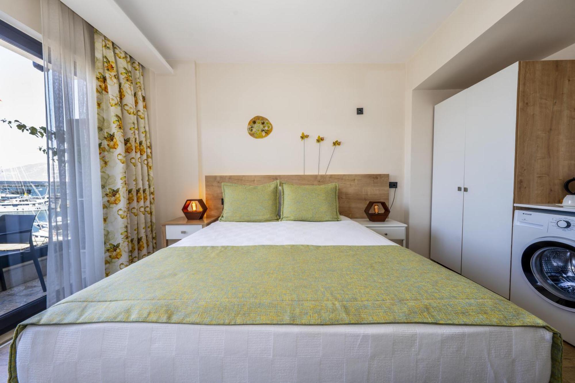 Ece Marina Suites Фетхие Экстерьер фото